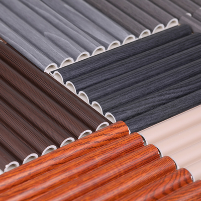 Jakość 15mm Dekoracja wnętrz Panel ścienny PCV Drewno Plastikowa deska łukowa fabryka
